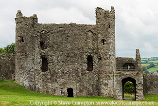 LLansteffan Castle, Wales