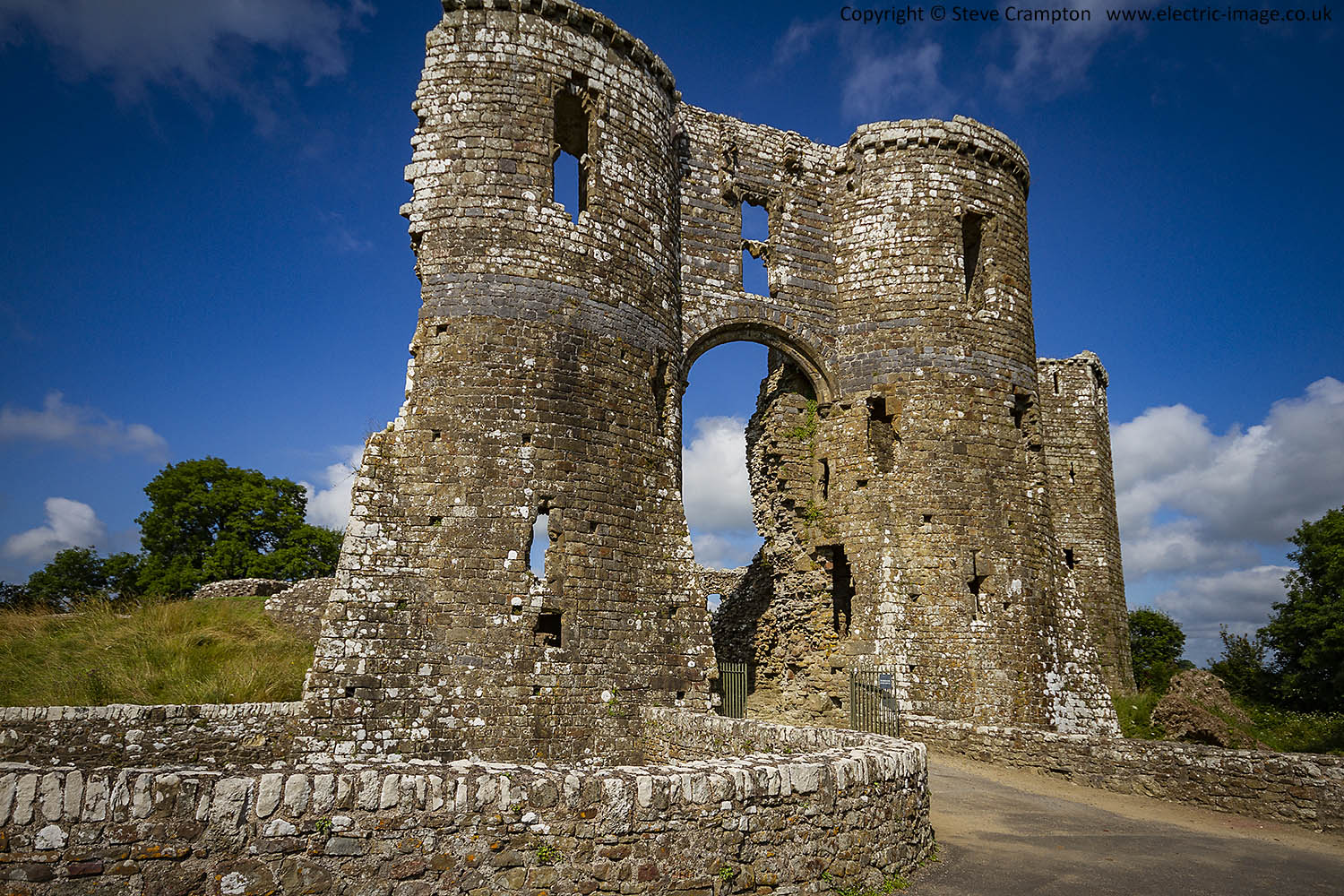 Llawhaden Castle
