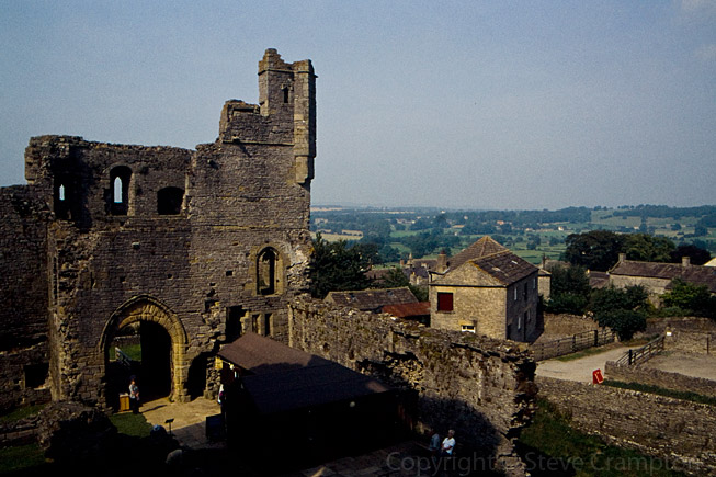 Middleham Castle